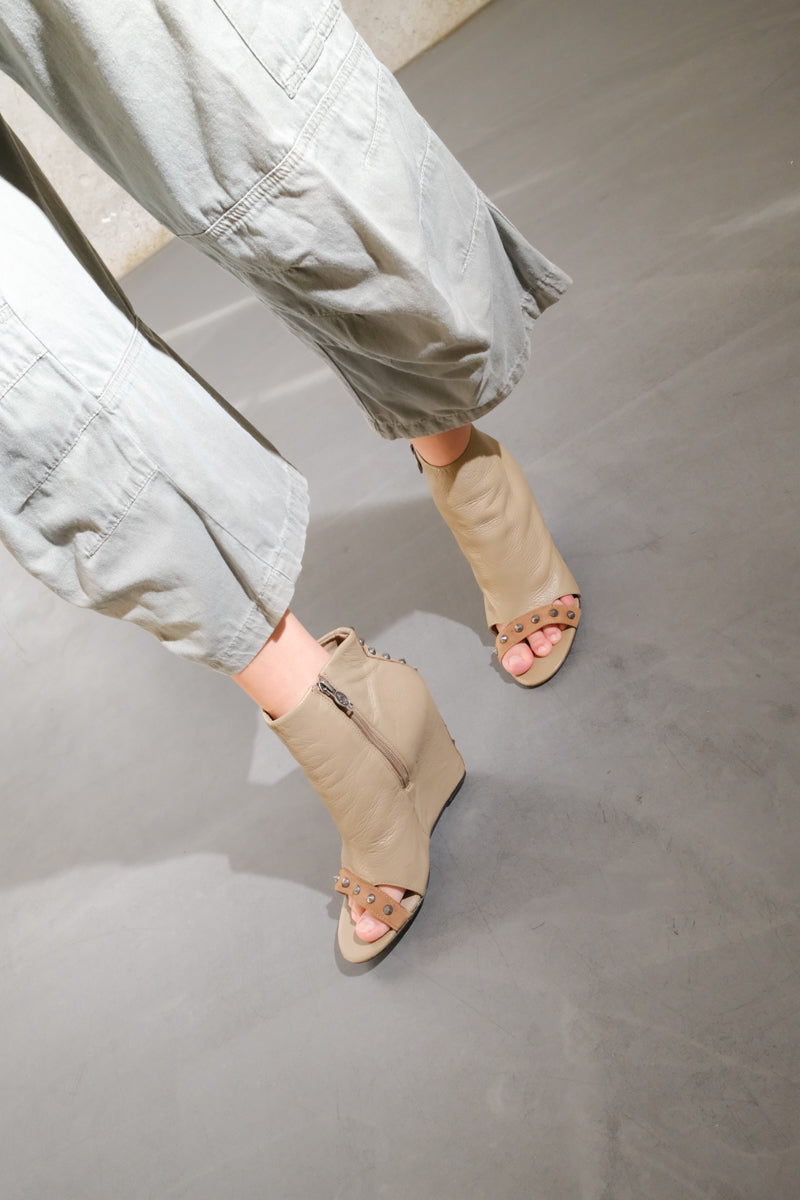 Ash wedge heels